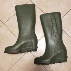 Sorel Joan Tall Green Rainboots size 8